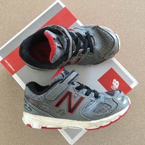 SOLD New Balance Toddler 8